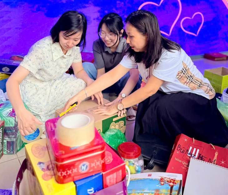 Trường học Hà Nội chung tay hướng về đồng bào vùng lũ- Ảnh 1.