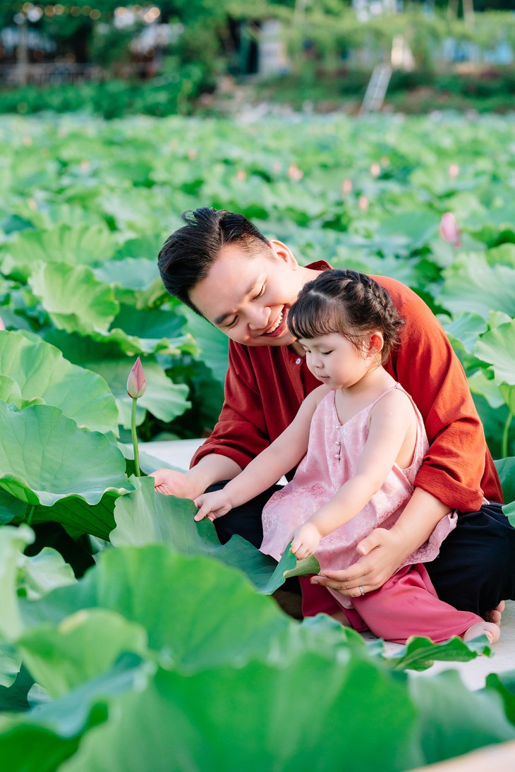 MC Hạnh Phúc ăn chay trường 10 năm, từng vượt qua căn bệnh ung thư máu để có cuộc sống viên mãn- Ảnh 9. MC Hạnh Phúc ăn chay trường 10 năm, từng vượt qua căn bệnh ung thư máu để có cuộc sống viên mãn- Ảnh 9.