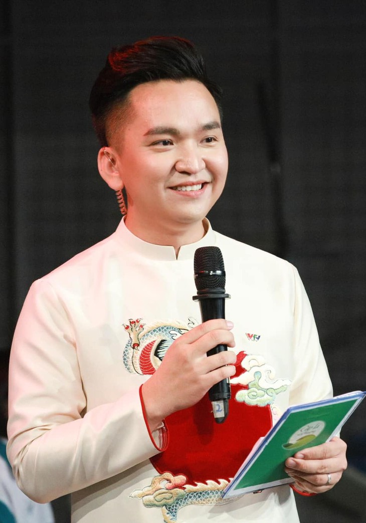 MC Hạnh Phúc ăn chay trường 10 năm, từng vượt qua căn bệnh ung thư máu để có cuộc sống viên mãn- Ảnh 1. MC Hạnh Phúc ăn chay trường 10 năm, từng vượt qua căn bệnh ung thư máu để có cuộc sống viên mãn- Ảnh 1.