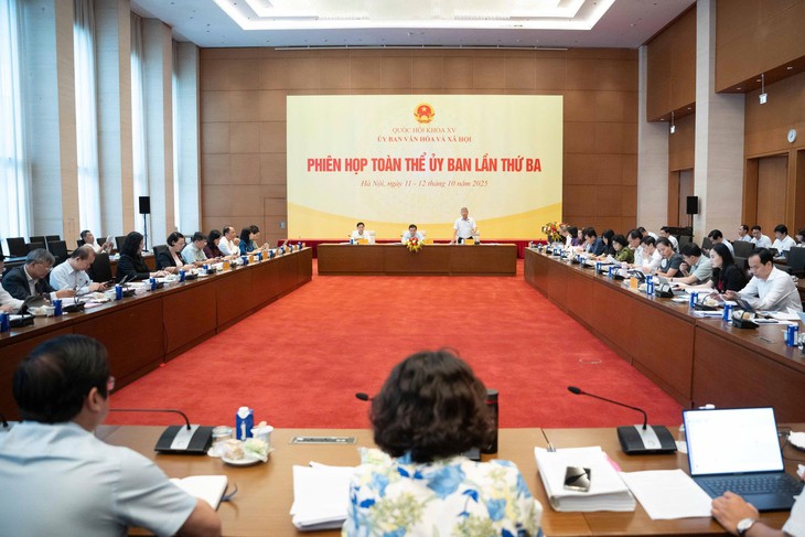 Thứ trưởng Bộ Y tế làm rõ một số ý kiến ĐBQH về 2 dự án luật Phòng bệnh, Dân số- Ảnh 1.