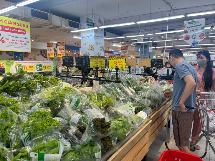 Sau mưa bão, giá rau xanh ở chợ dân sinh Hà Nội lại leo thang
- Ảnh 5.