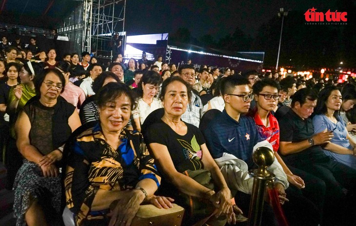 Bế mạc Lễ hội Văn hoá Thế giới tại Hà Nội lần thứ nhất năm 2025- Ảnh 3.