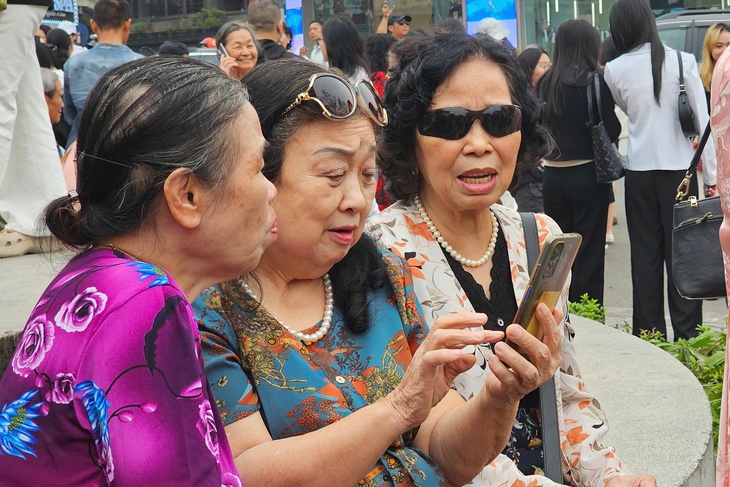 Tăng cường hoạt động truyền thông tư vấn cho phụ nữ tiền mãn kinh và mãn kinh- Ảnh 2. Tăng cường hoạt động truyền thông tư vấn cho phụ nữ tiền mãn kinh và mãn kinh- Ảnh 2.