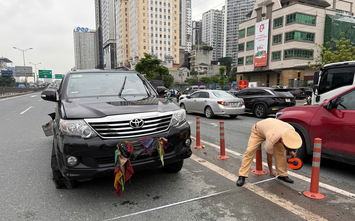 Diễn biến mới vụ tài xế ô tô nổ 2 lốp đi ngược chiều trên vành đai 3