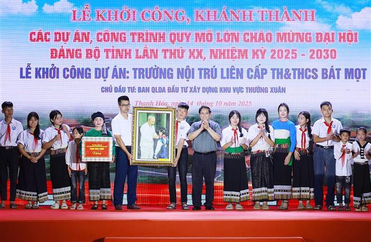 Thủ tướng Phạm Minh Chính dự khởi công trường học tại xã biên giới Bát Mọt, tỉnh Thanh Hoá- Ảnh 3.