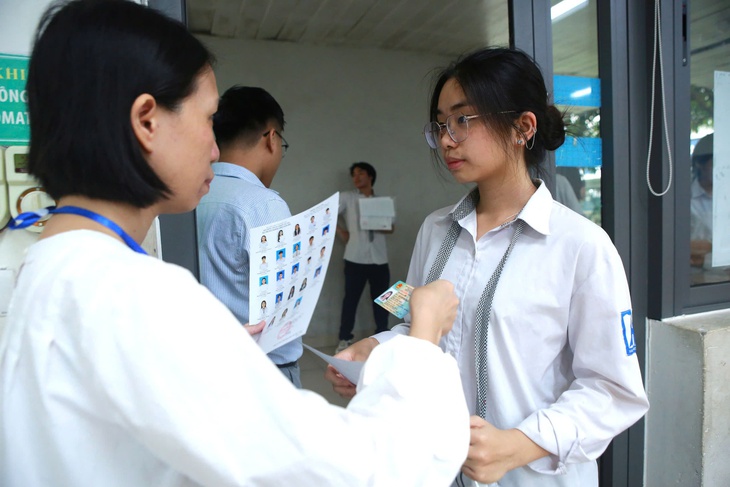 Thi tốt nghiệp THPT trên máy tính: Phụ huynh, học sinh kỳ vọng điều gì?- Ảnh 1.
