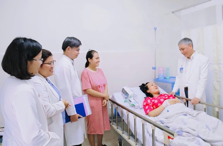 Cứu sống thai nhi 29 tuần tuổi nhờ thông tim ngay trong bụng mẹ- Ảnh 2. Cứu sống thai nhi 29 tuần tuổi nhờ thông tim ngay trong bụng mẹ- Ảnh 2.