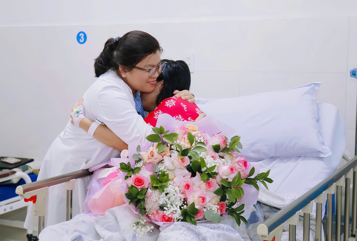 Cứu sống thai nhi 29 tuần tuổi nhờ thông tim ngay trong bụng mẹ- Ảnh 3. Cứu sống thai nhi 29 tuần tuổi nhờ thông tim ngay trong bụng mẹ- Ảnh 3.