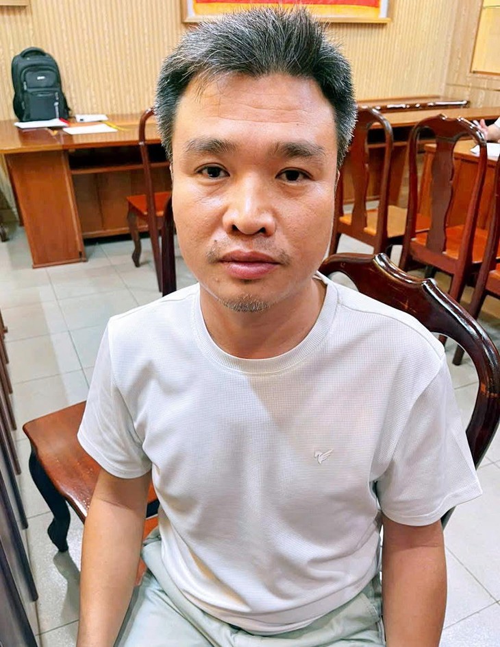 Bắt ổ nhóm lừa đảo 'mua vàng thật, bán vàng giả' 
- Ảnh 1.