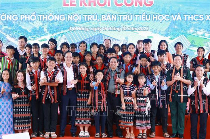 Thủ tướng Phạm Minh Chính dự Lễ khởi công trường học tại xã biên giới của Đà Nẵng- Ảnh 4.