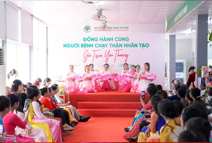 Một ngày đặc biệt của những người phụ nữ gắn đời mình với máy chạy thận- Ảnh 3.