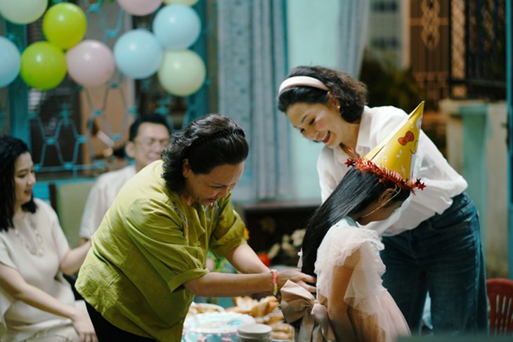 Hồng Đào kết đôi cùng Việt Hương như 'yêu nhau' ở đời thực- Ảnh 2.