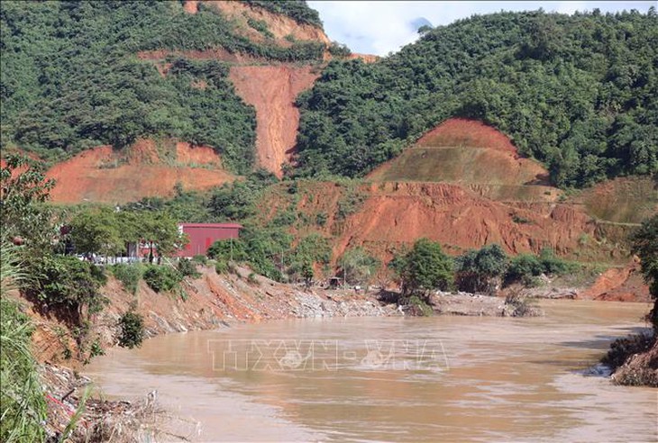 Sạt lở nghiêm trọng trên Quốc lộ 2 (Tuyên Quang)- Ảnh 3.