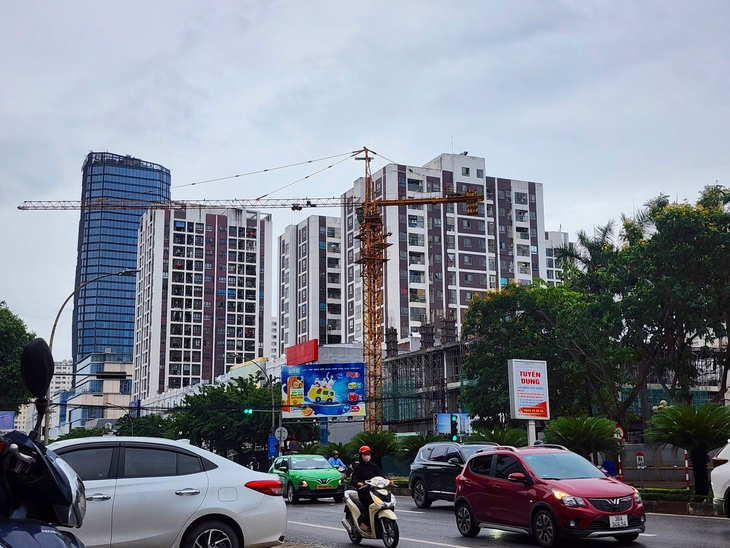 Giảm lãi suất cho vay mua nhà ở xã hội: Cơ hội mở rộng, vay có dễ hơn không?- Ảnh 1. Giảm lãi suất cho vay mua nhà ở xã hội: Cơ hội mở rộng, vay có dễ hơn không?- Ảnh 1.