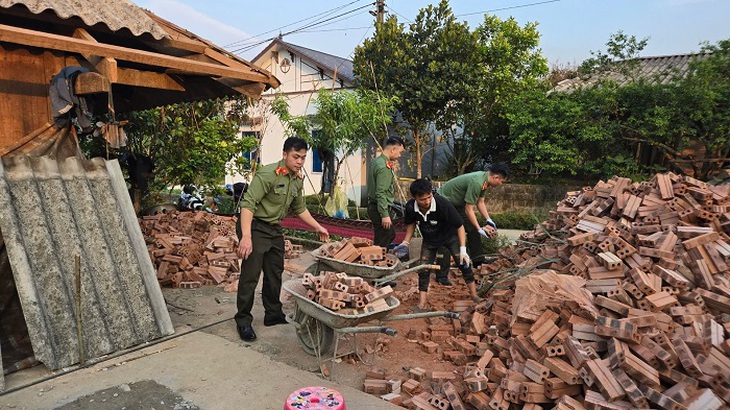 Nhiều cách làm hay, sáng tạo trong phong trào xóa nhà tạm, nhà dột nát ở Lai Châu- Ảnh 1.