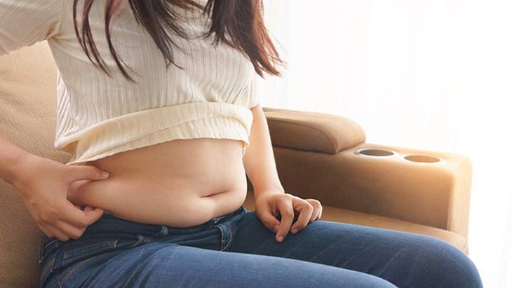 Bài tập giảm mỡ bụng 15 phút mỗi ngày cho người hay ngồi nhiều - Ảnh 1.