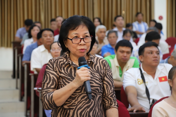 Chánh án TAND Tối cao và Thứ trưởng Bộ Y tế tiếp xúc cử tri 10 phường của TPHCM- Ảnh 4. Chánh án TAND Tối cao và Thứ trưởng Bộ Y tế tiếp xúc cử tri 10 phường của TPHCM- Ảnh 4.