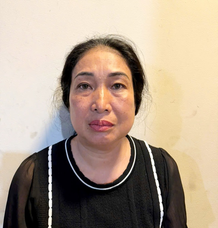 Tạm giữ đối tượng có hành vi chống đối, ném chất bẩn vào lực lượng công an- Ảnh 1.