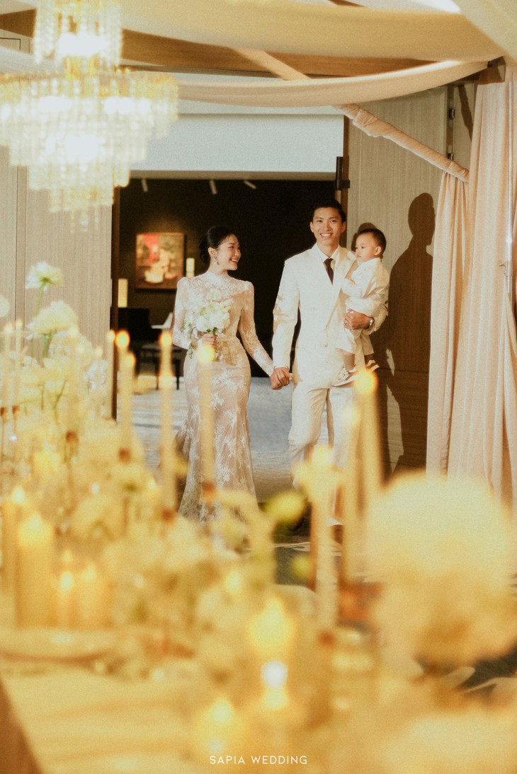 Con trai Đoàn Văn Hậu - Doãn Hải My biểu cảm cực đáng yêu trong ngày đặc biệt- Ảnh 1.