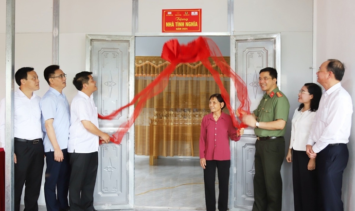 Hà Tĩnh: Tỷ lệ hộ nghèo giảm còn 2,4%, an sinh xã hội được đảm bảo- Ảnh 2. Hà Tĩnh: Tỷ lệ hộ nghèo giảm còn 2,4%, an sinh xã hội được đảm bảo- Ảnh 2.