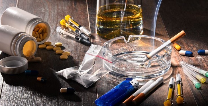 Lạm dụng chất gây nghiện làm gia tăng nguy cơ nhiễm và lây truyền HIV- Ảnh 1. Lạm dụng chất gây nghiện làm gia tăng nguy cơ nhiễm và lây truyền HIV- Ảnh 1.