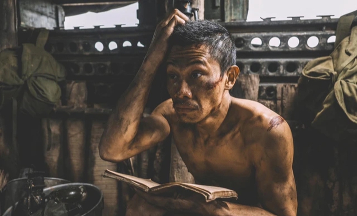 Bất ngờ trước thành tích học tập của nam diễn viên quê Thanh Hóa, vai Tạ trong phim 'Mưa đỏ'- Ảnh 1.