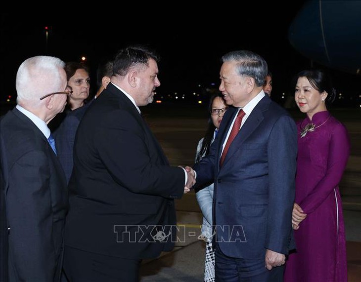 Tổng Bí thư Tô Lâm và Phu nhân bắt đầu thăm chính thức Cộng hòa Bulgaria- Ảnh 1. Tổng Bí thư Tô Lâm và Phu nhân bắt đầu thăm chính thức Cộng hòa Bulgaria- Ảnh 1.