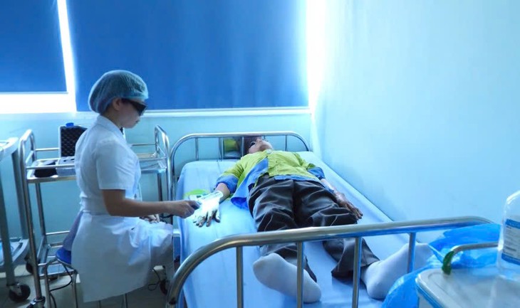 Người dân không còn phải vượt cả trăm cây số để chữa vảy nến- Ảnh 1.