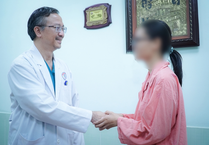BV Chợ Rẫy phẫu thuật thành công cho cô gái 25 tuổi mắc u nhầy thất trái cực hiếm- Ảnh 2.