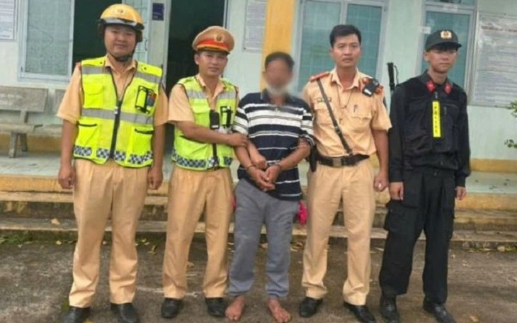 Ghen tuông mù quáng, cầm dao chém 2 người trọng thương tại phòng trọ rồi bỏ trốn