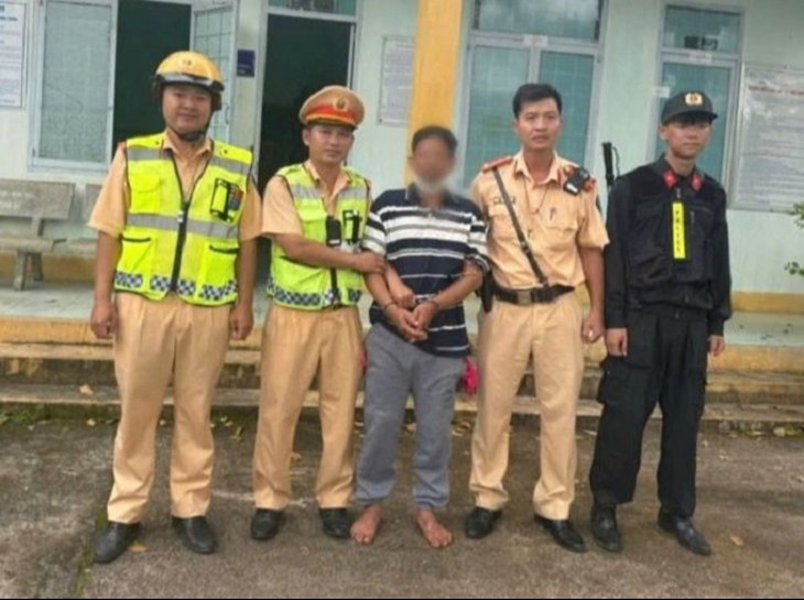 Ghen tuông mù quáng, cầm dao chém 2 người trọng thương tại phòng trọ rồi bỏ trốn- Ảnh 1.