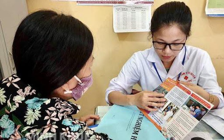Tại sao việc uống thuốc trị HIV đúng cách lại quan trọng?