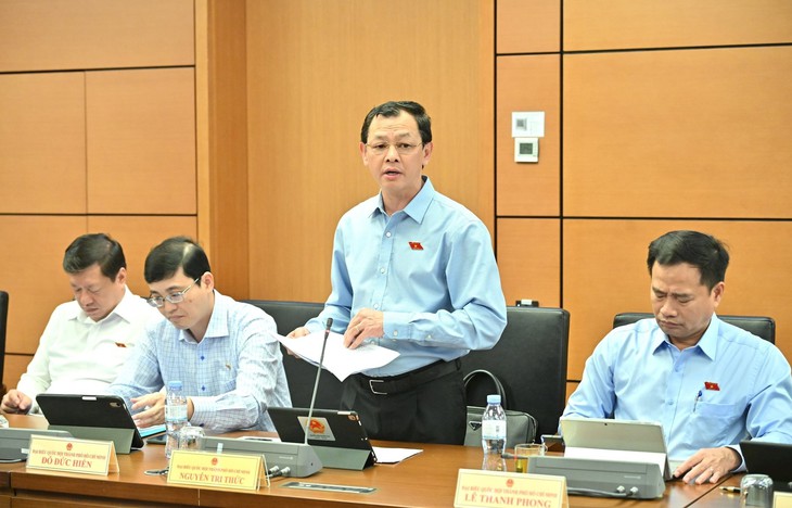 Băn khoăn chuyện 'một ông cấp phép, ông khác sử dụng' trong đào tạo y khoa sau đại học- Ảnh 1. Băn khoăn chuyện 'một ông cấp phép, ông khác sử dụng' trong đào tạo y khoa sau đại học- Ảnh 1.