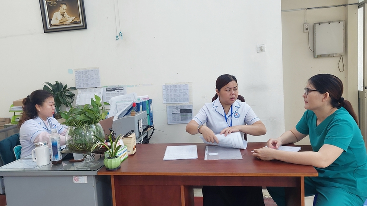 Y tế cơ sở TPHCM: Đưa dịch vụ BHYT đến gần người cao tuổi- Ảnh 1.