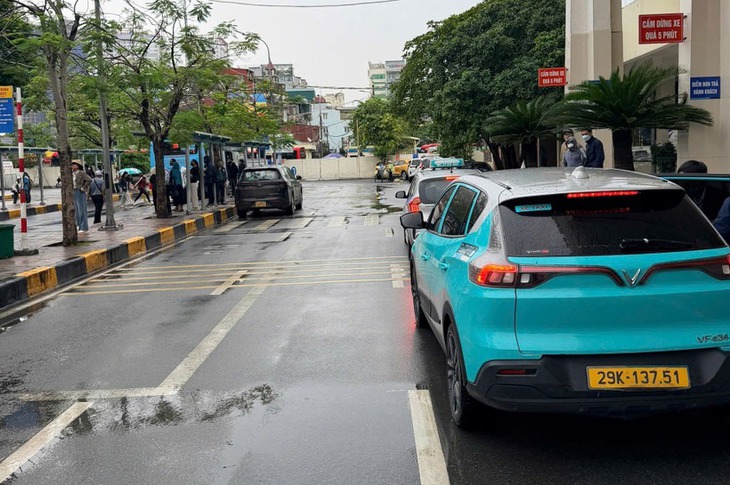 Miễn phí xe cá nhân, taxi, xe công nghệ khi vào Bến xe Giáp Bát đón khách- Ảnh 1.