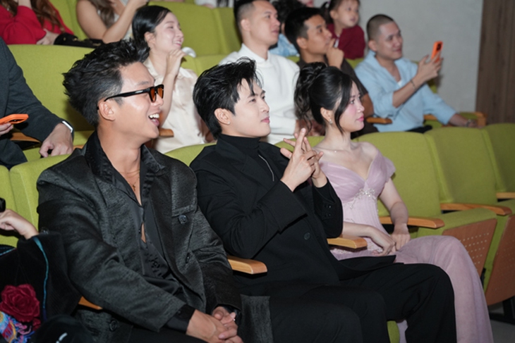 Lâm Vỹ Dạ tiết lộ chuyện ở nhà 'chỉ cần nói, con đều phải nghe ngay'- Ảnh 1.