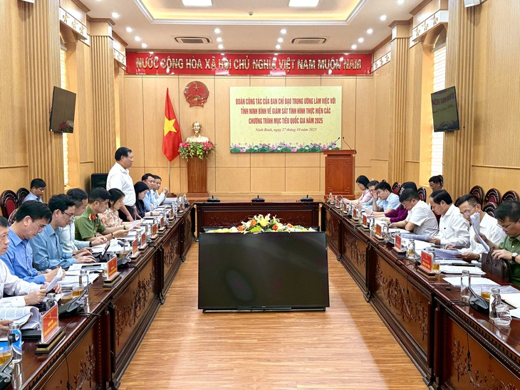 Thứ trưởng Đỗ Xuân Tuyên: Ninh Bình đẩy nhanh tiến độ giải ngân, tiếp tục nâng cao hiệu quả các Chương trình Mục tiêu quốc gia- Ảnh 1. Thứ trưởng Đỗ Xuân Tuyên: Ninh Bình đẩy nhanh tiến độ giải ngân, tiếp tục nâng cao hiệu quả các Chương trình Mục tiêu quốc gia- Ảnh 1.