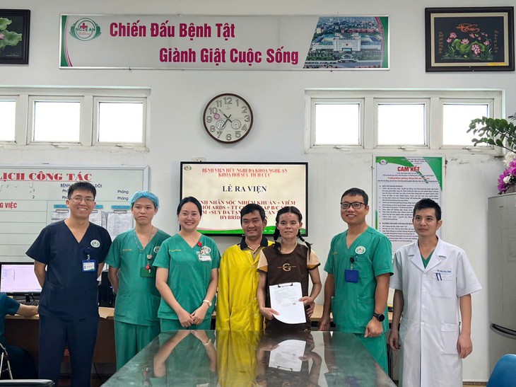 Bệnh viện Hữu nghị Đa khoa Nghệ An cứu sống bệnh nhân nguy kịch nhờ kỹ thuật Hybrid ECMO- Ảnh 4. Bệnh viện Hữu nghị Đa khoa Nghệ An cứu sống bệnh nhân nguy kịch nhờ kỹ thuật Hybrid ECMO- Ảnh 4.