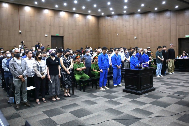 Cựu Phó chủ tịch tỉnh Phú Thọ vắng mặt tại phiên xử vụ đánh bạc sáng nay- Ảnh 2.