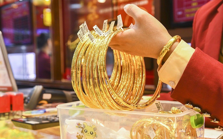 Giá vàng hôm nay ngày 28/10 tiếp đà giảm dữ dội