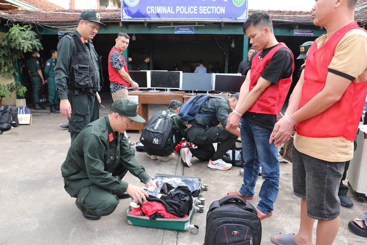 Đánh sập 'đại bản doanh' lừa đảo qua mạng ở Campuchia, bắt 59 đối tượng- Ảnh 1.