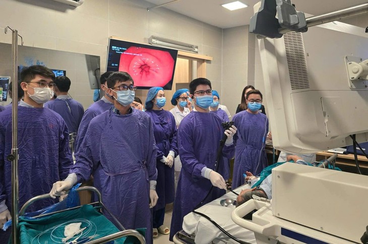 Chủ tịch Hội Nội soi tiêu hóa can thiệp Việt Nam: Nâng tầm tri thức để chăm sóc tốt hơn sức khỏe người dân- Ảnh 2. Chủ tịch Hội Nội soi tiêu hóa can thiệp Việt Nam: Nâng tầm tri thức để chăm sóc tốt hơn sức khỏe người dân- Ảnh 2.