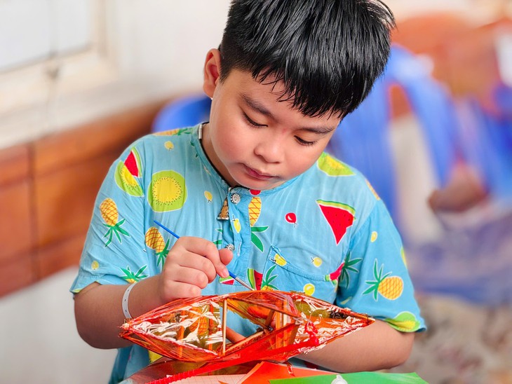 'Trung thu yêu thương' tiếp thêm nghị lực vượt qua bệnh tật cho bệnh nhi- Ảnh 7.