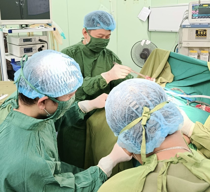 Bác sĩ ‘trả lại’ hậu môn về đúng vị trí cho bé 3 tuổi- Ảnh 2. Bác sĩ ‘trả lại’ hậu môn về đúng vị trí cho bé 3 tuổi- Ảnh 2.