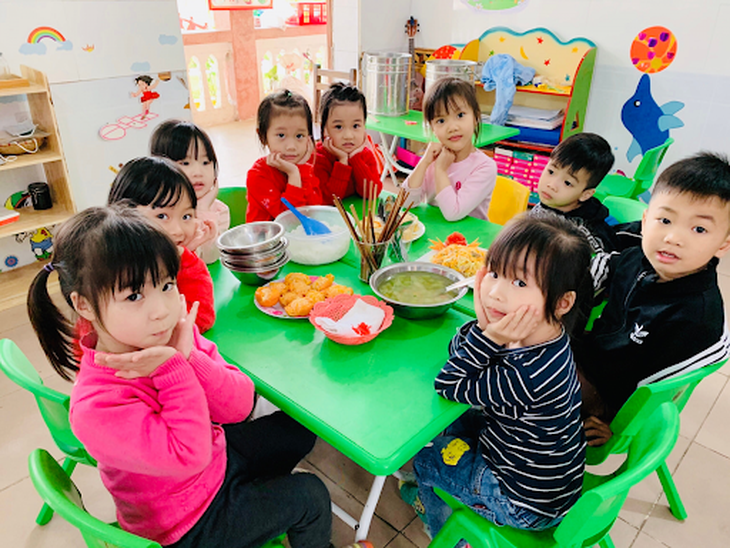 Con ăn bán trú: Chuyên gia dinh dưỡng chỉ cách cân bằng bữa ăn tại nhà- Ảnh 2. Con ăn bán trú: Chuyên gia dinh dưỡng chỉ cách cân bằng bữa ăn tại nhà- Ảnh 2.