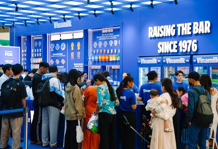 Vinamilk lan tỏa giá trị thương hiệu Việt tại Hội chợ Mùa Thu 2025- Ảnh 1.