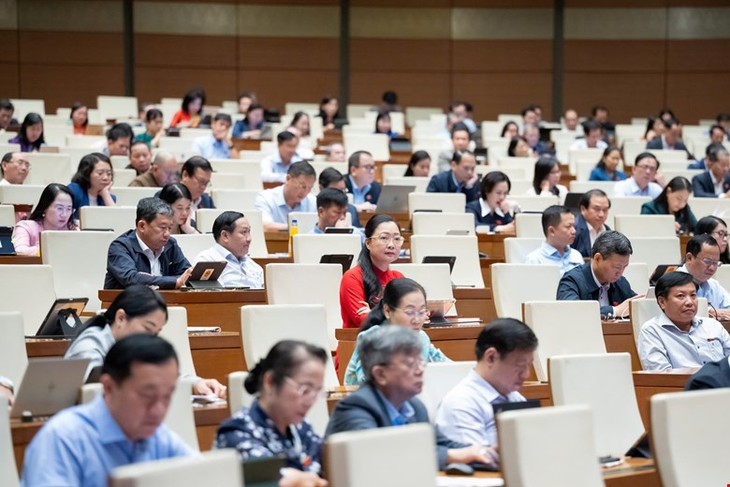 Thứ trưởng Nguyễn Tri Thức đề nghị BHYT chi trả việc đặt chân giả, tay giả cho những người kém may mắn- Ảnh 1. Thứ trưởng Nguyễn Tri Thức đề nghị BHYT chi trả việc đặt chân giả, tay giả cho những người kém may mắn- Ảnh 1.
