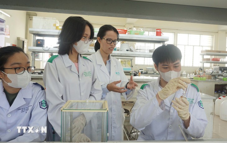Góp ý dự thảo Văn kiện Đại hội XIV: Đổi mới toàn diện trong xây dựng thể chế- Ảnh 2.