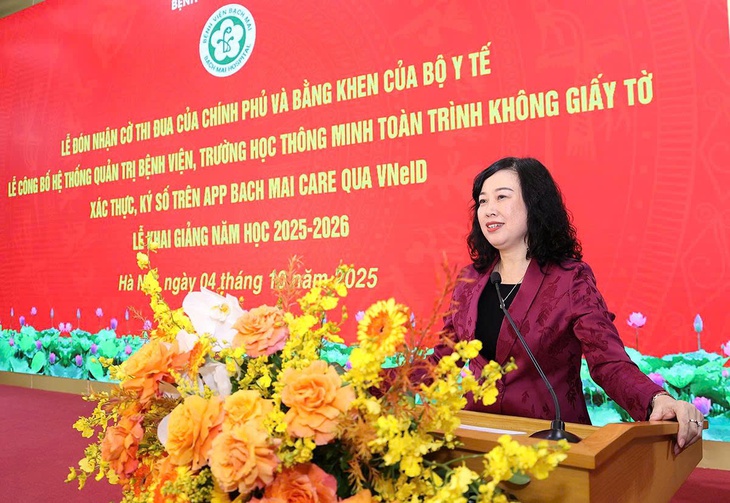 Bộ trưởng Đào Hồng Lan giao nhiệm vụ xây dựng bệnh viện thông minh toàn diện cho Bạch Mai- Ảnh 1. Bộ trưởng Đào Hồng Lan giao nhiệm vụ xây dựng bệnh viện thông minh toàn diện cho Bạch Mai- Ảnh 1.