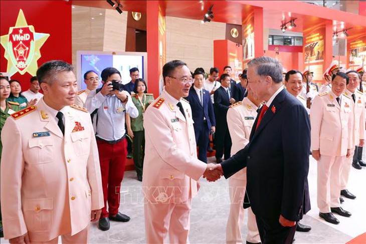 Khai mạc Đại hội đại biểu Đảng bộ Công an Trung ương lần thứ VIII- Ảnh 4. Khai mạc Đại hội đại biểu Đảng bộ Công an Trung ương lần thứ VIII- Ảnh 4.